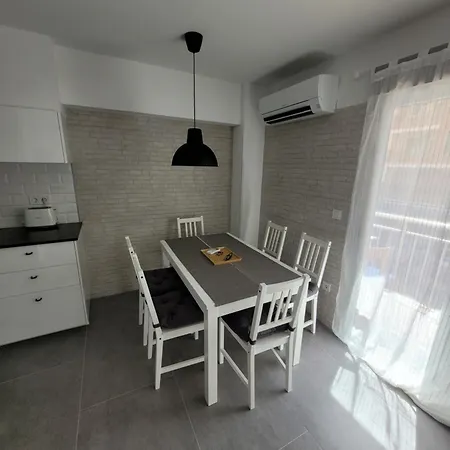 Lejlighed New And Bright 2-bedroom In Canamelar *