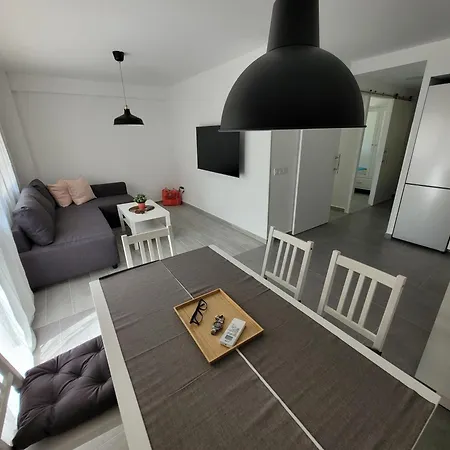 Lejlighed New And Bright 2-bedroom In Canamelar *