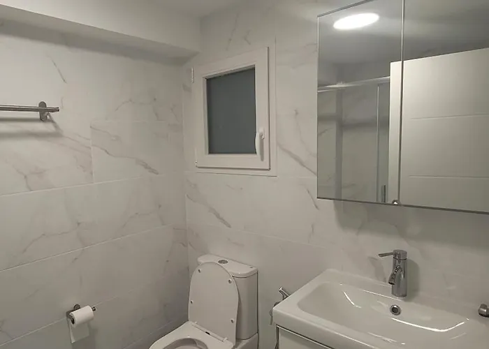 New And Bright 2-bedroom In Canamelar Lejlighed