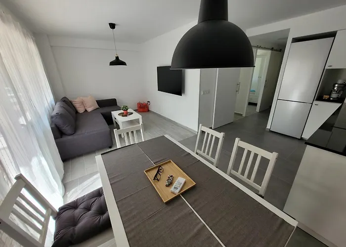 Lejlighed New And Bright 2-bedroom In Canamelar *